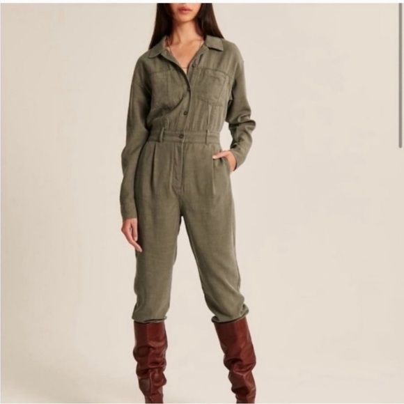 Abercrombie & Fitch Green Long Sleeve Button Up Jumpsuit - Picture 1 of 12